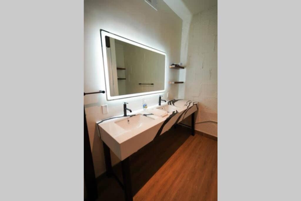 3E - *Renovated* 3 Min To Hillman Cancer Center Sleeps 6 Питтсбург Экстерьер фото